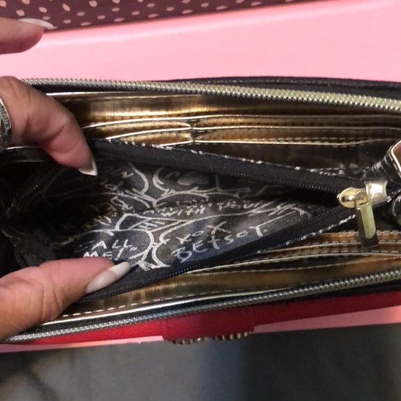 Betsey Johnson Handbag & Wallet Set - Picture 14 of 16